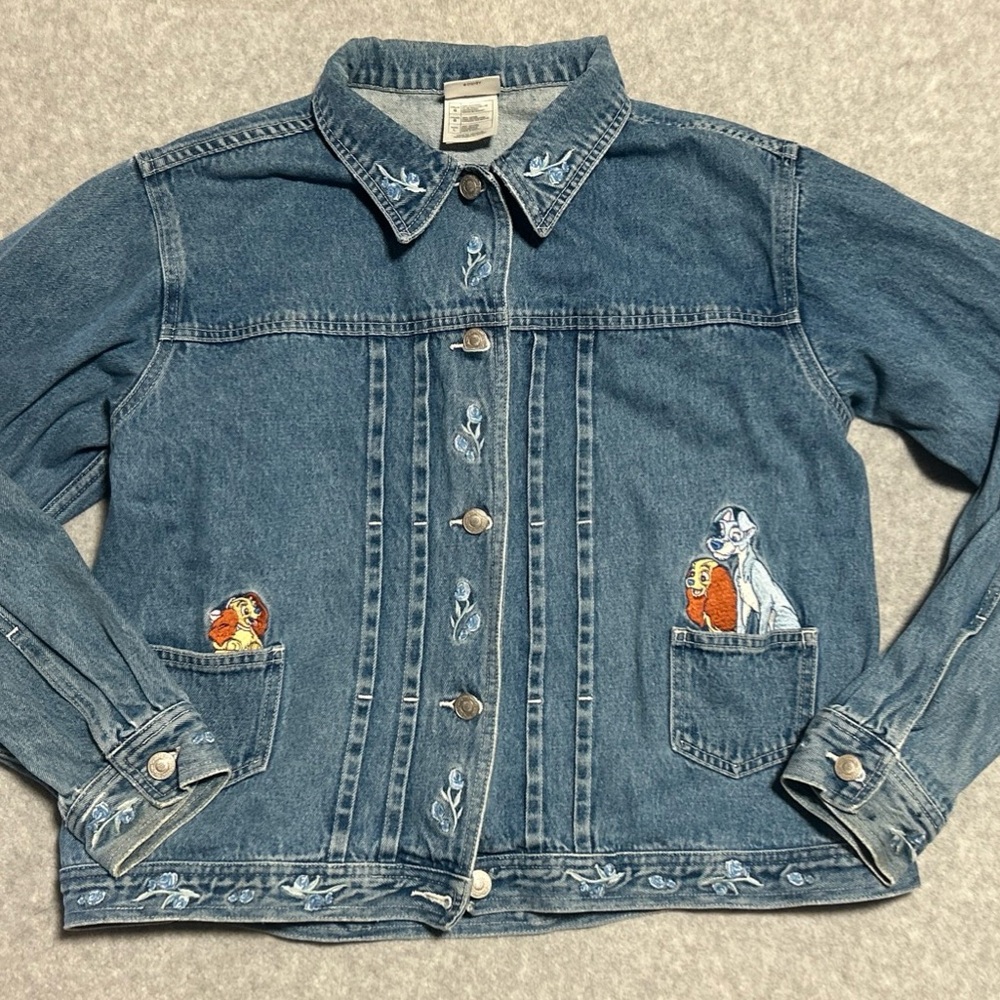 Disney Store Women’s Large Lady and the Tramp Blue Denim Jacket Embroidered